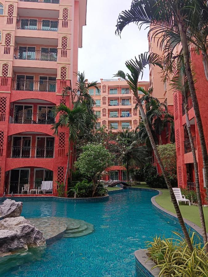 Seven Seas Condo Resort Beautiful Location ジョムティエンビーチ エクステリア 写真