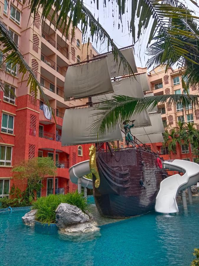 Seven Seas Condo Resort Beautiful Location ジョムティエンビーチ エクステリア 写真