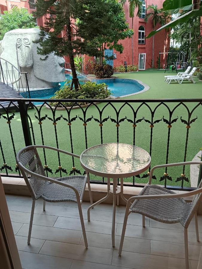 Seven Seas Condo Resort Beautiful Location ジョムティエンビーチ エクステリア 写真