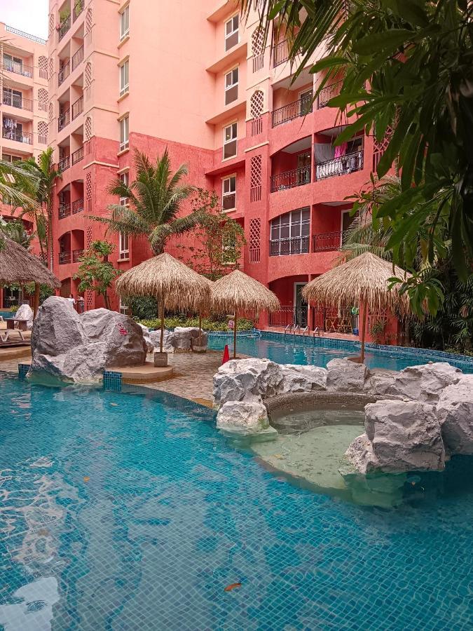 Seven Seas Condo Resort Beautiful Location ジョムティエンビーチ エクステリア 写真