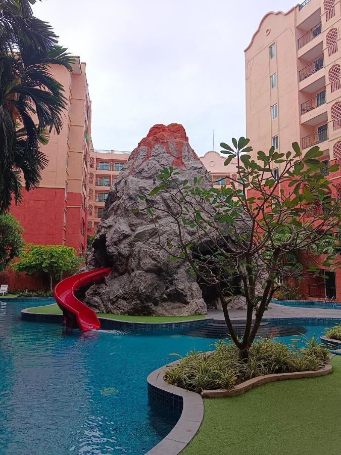 Seven Seas Condo Resort Beautiful Location ジョムティエンビーチ エクステリア 写真