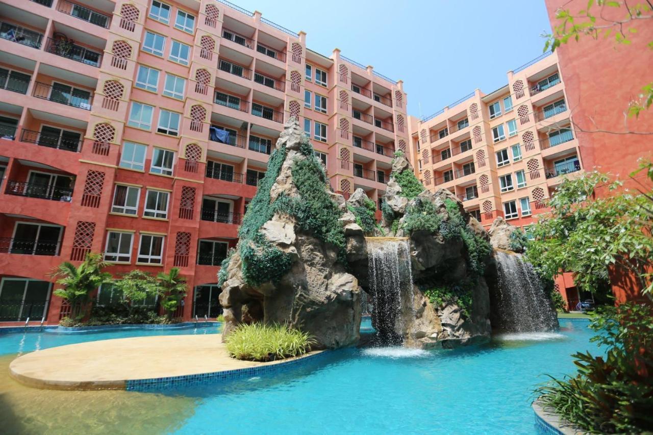 Seven Seas Condo Resort Beautiful Location ジョムティエンビーチ エクステリア 写真