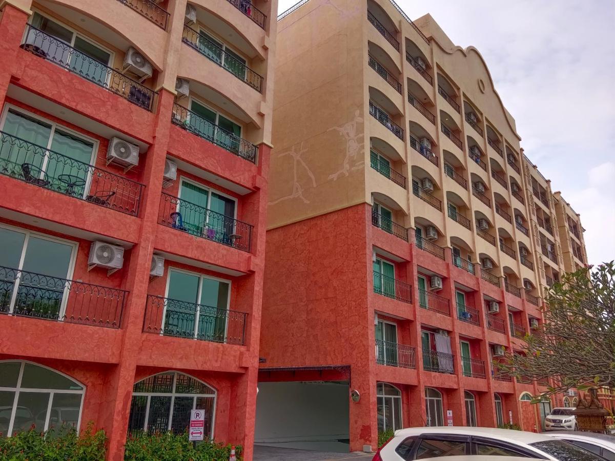 Seven Seas Condo Resort Beautiful Location ジョムティエンビーチ エクステリア 写真