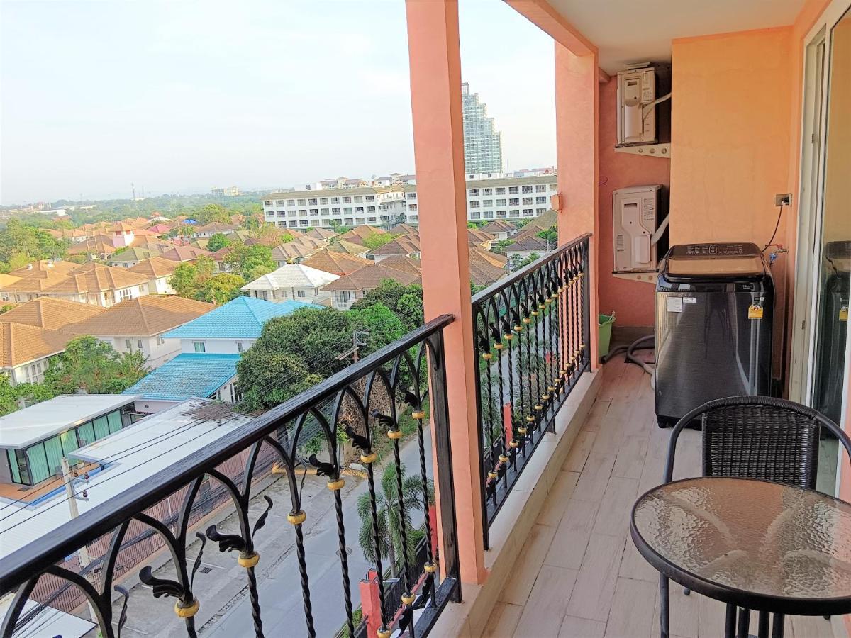Seven Seas Condo Resort Beautiful Location ジョムティエンビーチ エクステリア 写真