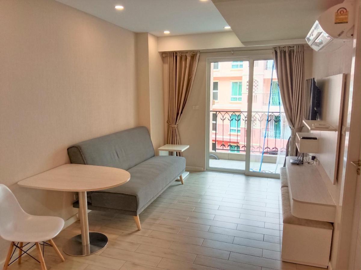 Seven Seas Condo Resort Beautiful Location ジョムティエンビーチ エクステリア 写真
