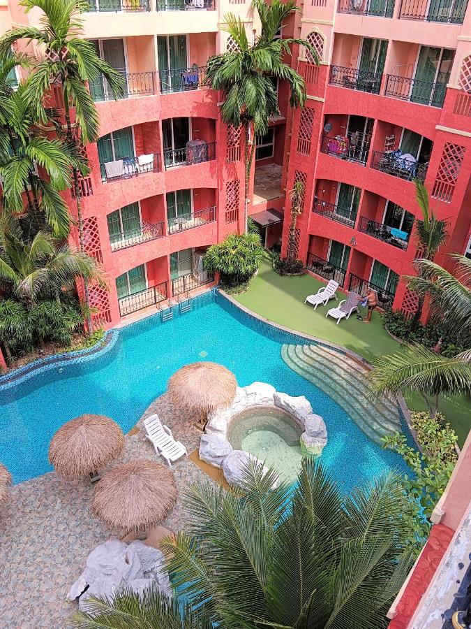 Seven Seas Condo Resort Beautiful Location ジョムティエンビーチ エクステリア 写真