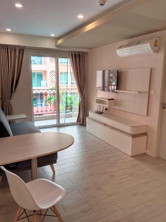 Seven Seas Condo Resort Beautiful Location ジョムティエンビーチ エクステリア 写真