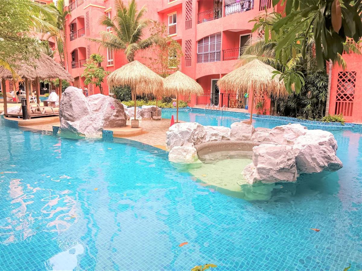 Seven Seas Condo Resort Beautiful Location ジョムティエンビーチ エクステリア 写真