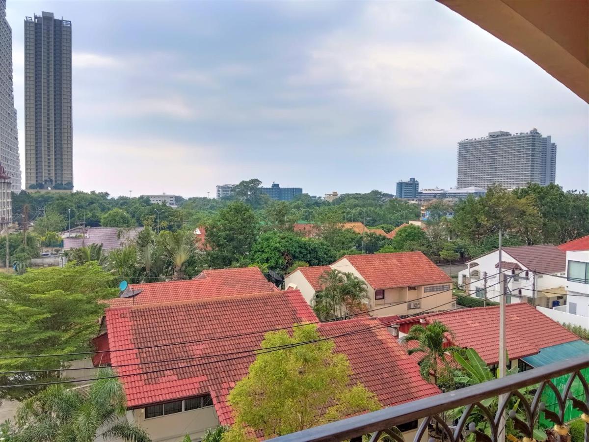 Seven Seas Condo Resort Beautiful Location ジョムティエンビーチ エクステリア 写真